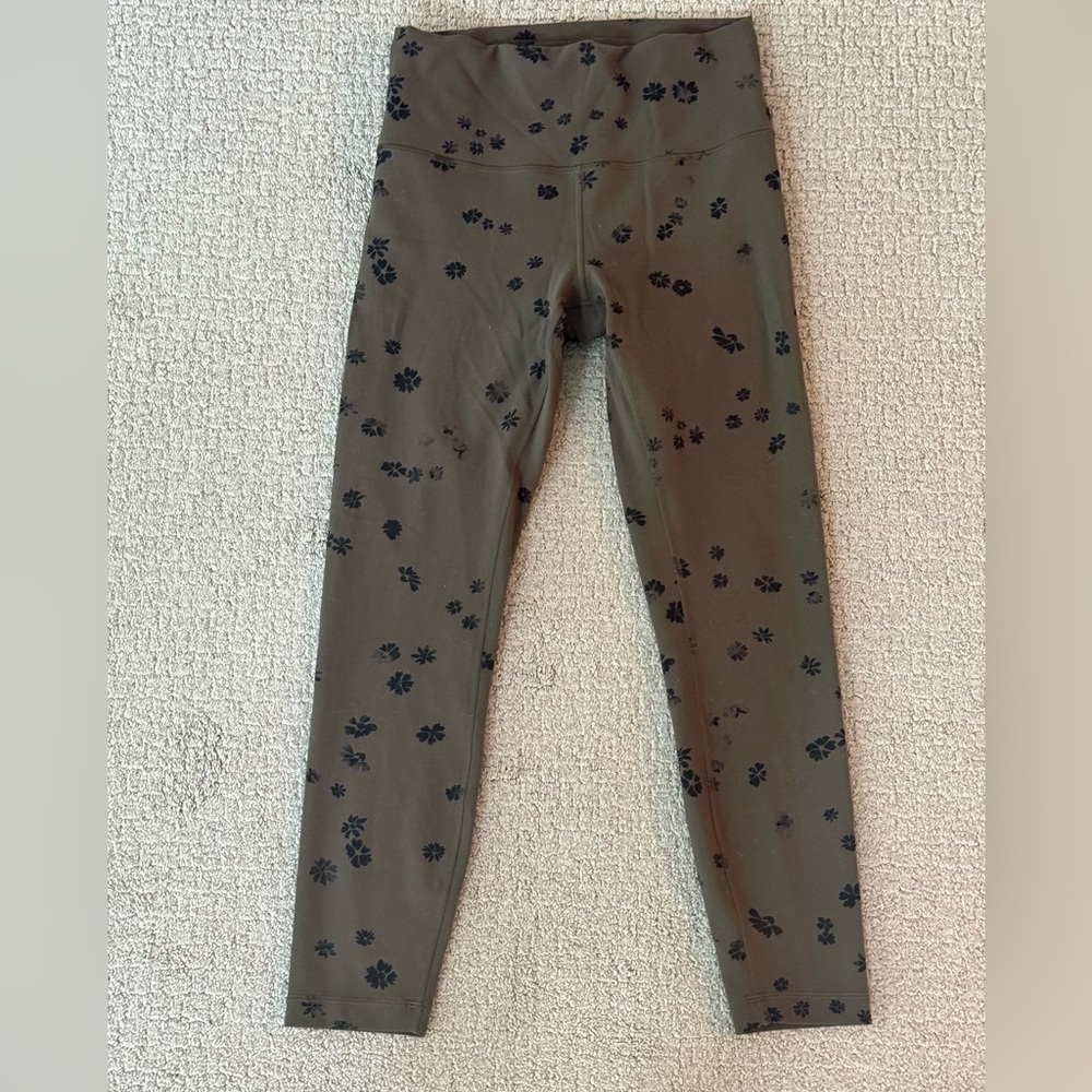 lululemon Wunder Train High Rise Tight 25" - Size 8